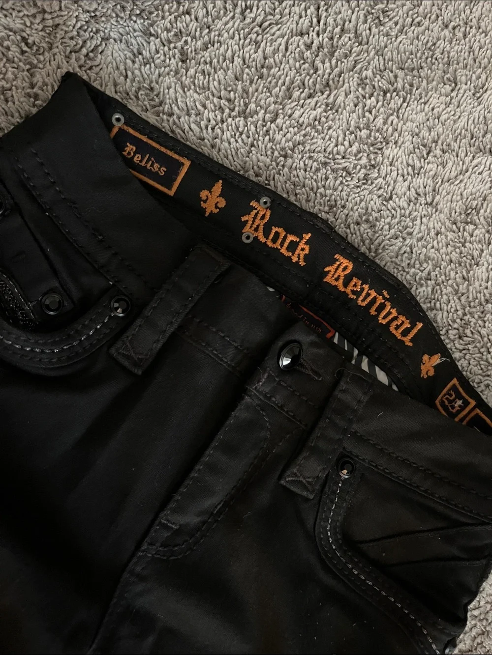 Rock Revival Women’s Black Skinny Jeans with Subtle Stitching
